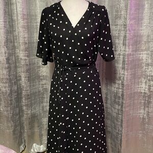 White House, black market size, medium, black, and white dress